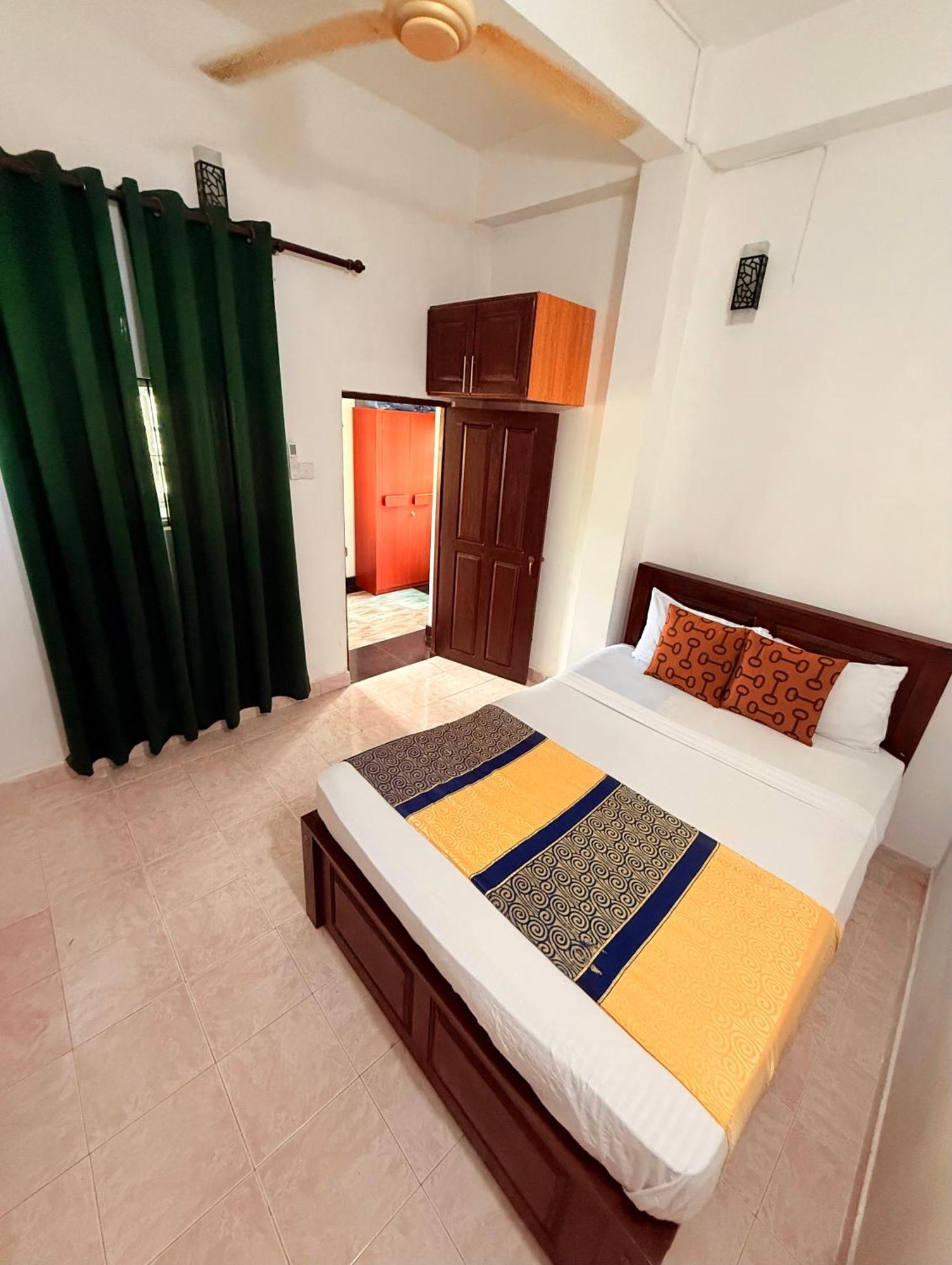 Home Living Unit Galle Exterior foto